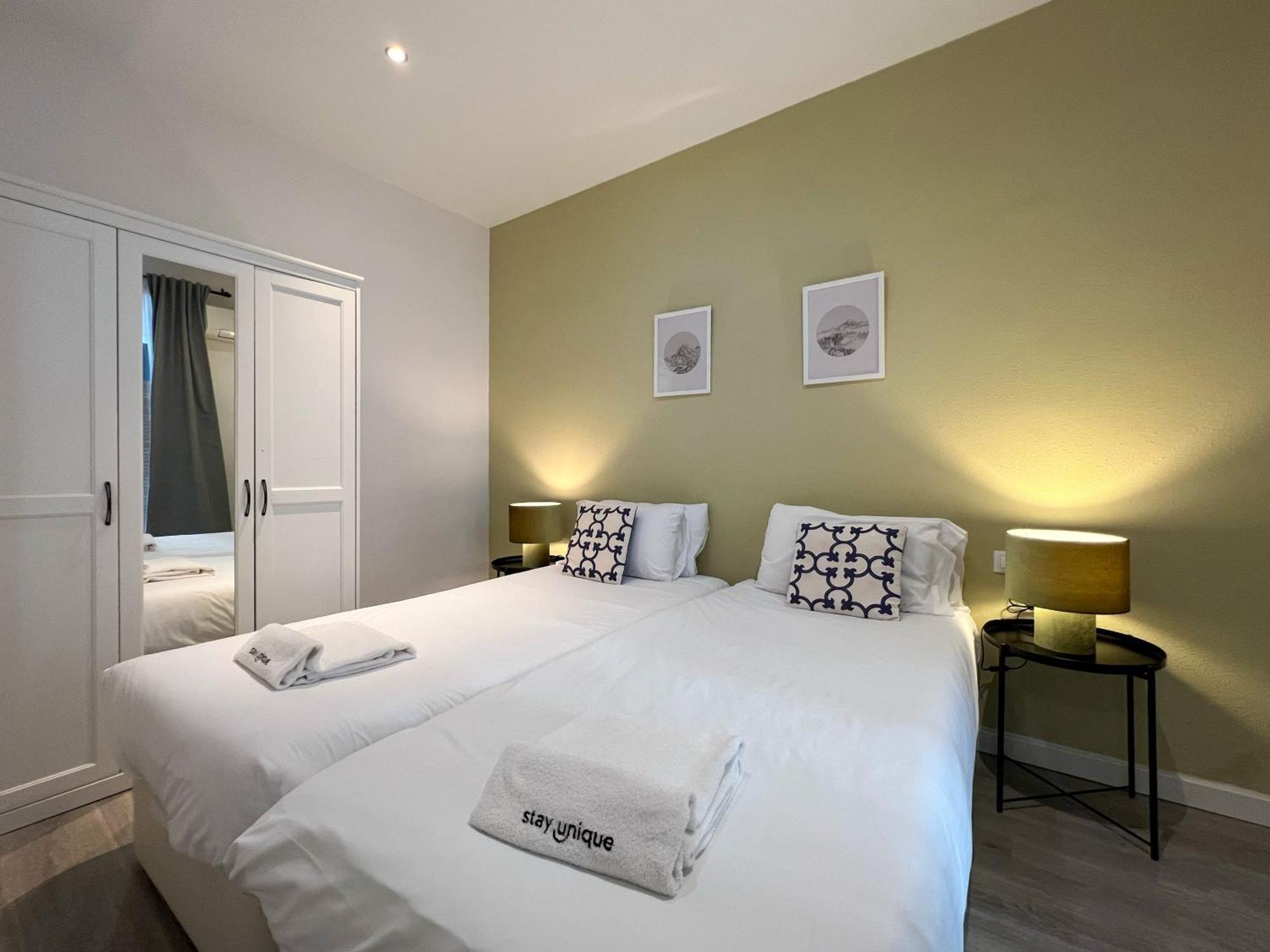Stay U-Nique Apartments Rossello Barcellona Esterno foto